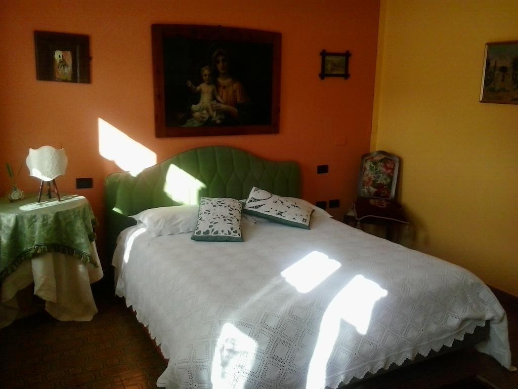 Hotel Trattoria Milani Lonato del Garda Habitación foto