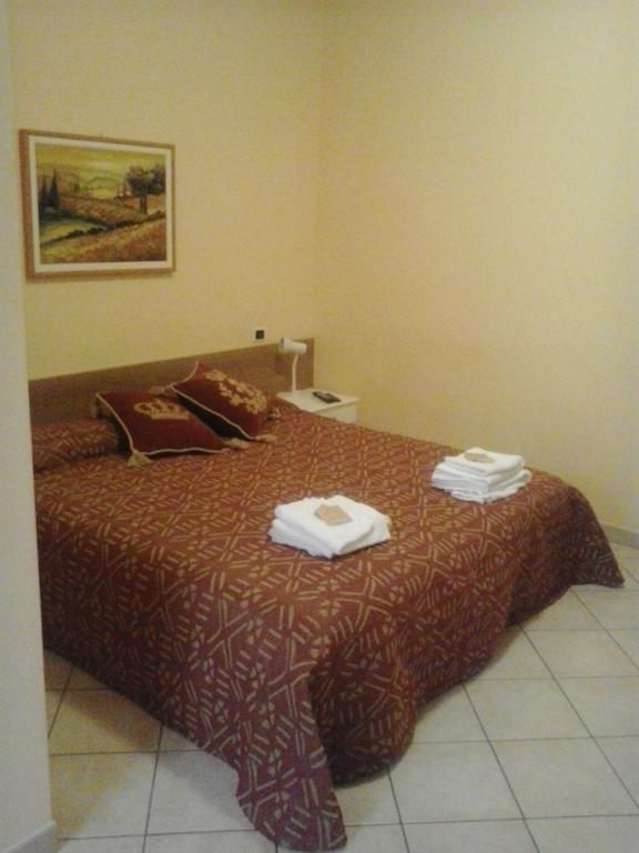 Hotel Trattoria Milani Lonato del Garda Habitación foto